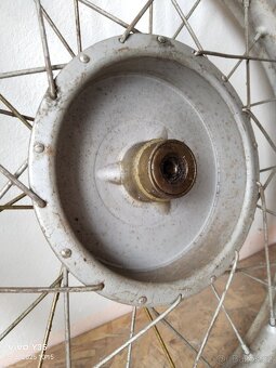 Jawa pérák, Ogar 350 - kola - 3