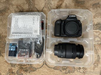 Canon EOS 90D s objektivem 18-135 - 3