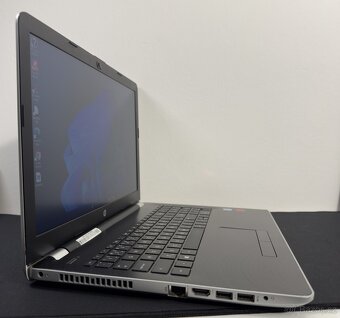 HP - INTEL I3, 8GB RAM DDR4, AMD Radeon 520 2GB, ZÁRUKA - 3