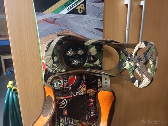 Prodám snowboard včetně vázání a bot - 3