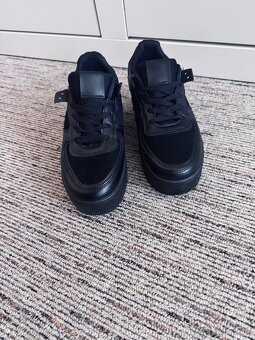 Nové černé tenisky, velikost 37. - 3