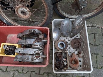 Čz 125 T + nahradni díly - 3