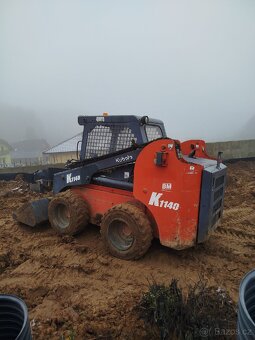 Smykový nakladač - 3