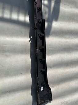 Mazda MX5 ND, pravý kryt prahu - 3