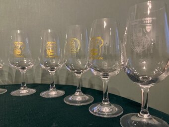 Sklenice na vysokých stopkách - 3