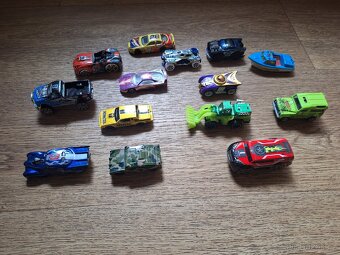 Autíčka HOT WHEELS - 3