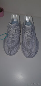 Úplně nové tenisky Yeezy Boost 350 V2 "Static" 43 - 3