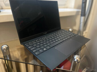 Asus Zenbook 13 OLED (UX325E)+přenosný monitor 15,6 Asus Zen - 3