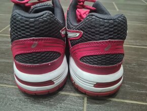 Růžové tenisky Asics vel 39, 5 , nosene ale porad hezké - 3