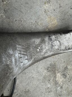 BMW F10 M5 / M6 přední tehlice - 3