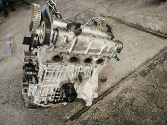 Prodám motor 1.4 16v CGG Polo - 3