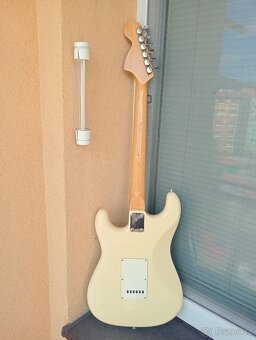 52 až 55 ročná vintage Maya Stratocaster (70. roky) - Japan - 3