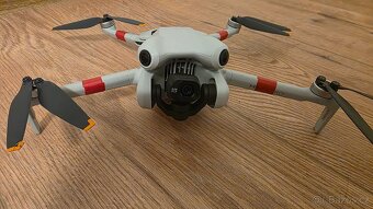 Dron DJI Mini 4 Pro Fly More Combo plus - 3