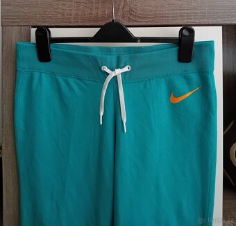 Nike dámské sportovní carpi kalhoty tepláky vel. S/M nové - 3