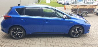 Toyota Auris 1.8 Hybrid, výbava Selection - 3