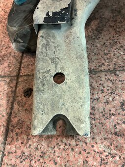 Prodám pomocný rám na Subaru forester SG - 3
