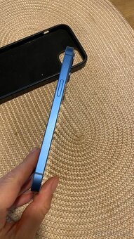 Prodám modrý iPhone 13 128GB - 3