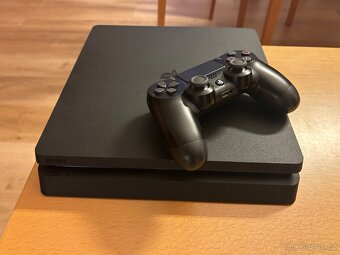 PlayStation 4 500GB - 3