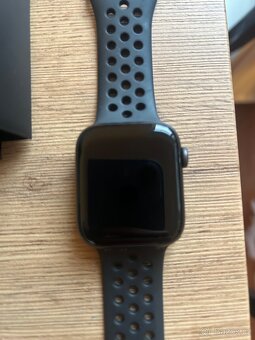 Apple Watch hodinky series 6 44mm Nike - 3