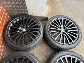 Alu 18" 5x112 škoda SIRIUS BLACK SUP2 , pneu 85% TOP - 3