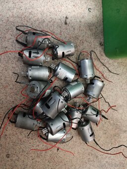 Motor, moturek 12V - 3