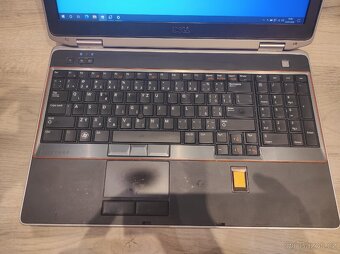 Dell Latitude E6520 15" + dock + 22" LCD - 3