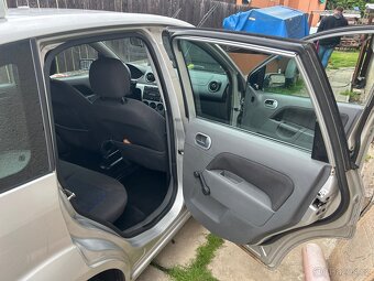 Ford fiesta 2003 - 3