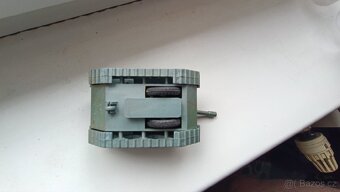 Malý plastový tank - 3