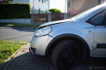 SUZUKI SX4 1.6,GY,134 381km, bourané na předek - 3