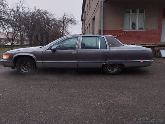 Cadillac Fleetwood Brougham sleva - 3