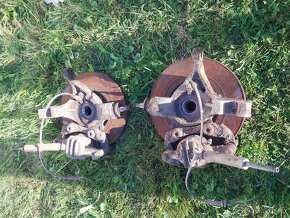 Citroenc4 16i16v80kw náboj kola předek L/ P - 3