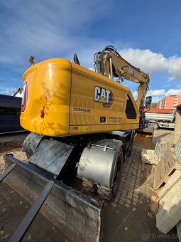 Caterpillar / Kolový bag / 2D / top stav / příslušenství - 3