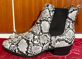 Kotníčkové boty s hadím vzorem, zn. Esmara, vel. 40 - 3