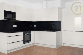 Luxusní pronájem bytu 2+KK s terasou v centru Brna - 3