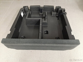 Cadillac XT 5 2018 polystyrenová výplň kufru - 3