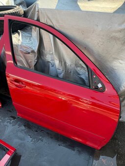 Boční dveře Octavia 2 - ČERVENÁ - 3