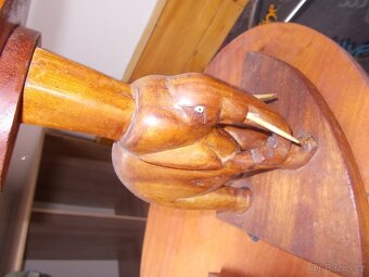 Konferenční stolek se slony. - 3