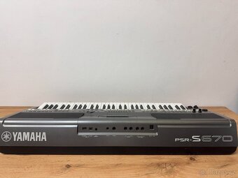 Klávesy YAMAHA PSR-S670 - 3