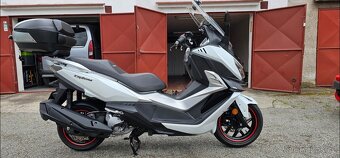Sym Cruisym 300 Top stav. - 3