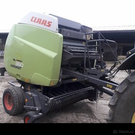 Lis Claas na kulaté balíky - 3