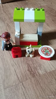 Lego Duplo pizza stánek - 3