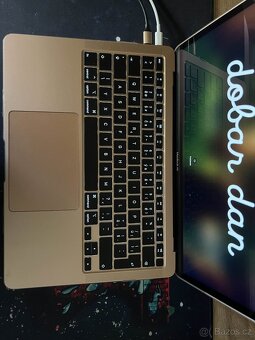 MacBook Air (Retina, 13palcový, 2020) - 3