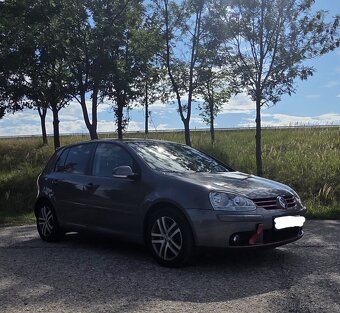 VW Golf 5 1.6 MPI TOUR edice 75 kW, 2007, 86 xxx km
 - 3