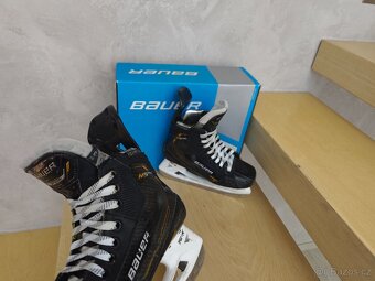 Hokejové profi brusle Bauer Supreme M5 PRO vel. 38 - 3