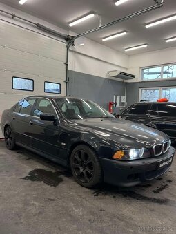 Komplet na náhradní díly-BMW E39 520D cosmosschwarz - 3