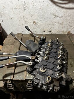 Hydraulický rozvaděč - 3