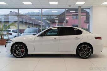 Alfa Romeo Giulia 2.0 GME Veloce AWD AT - 3