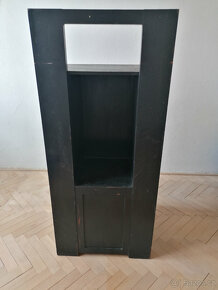Dřevěná komoda/skříňka - úložné prostory ze 4 stran - 3