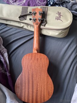 ukulele - 3