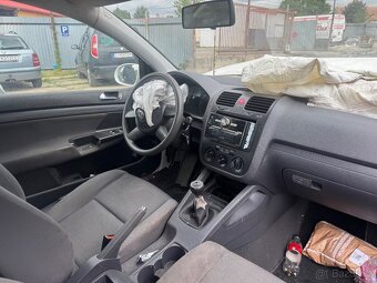 VW GOLF 5 na náhradní díly ND - 3